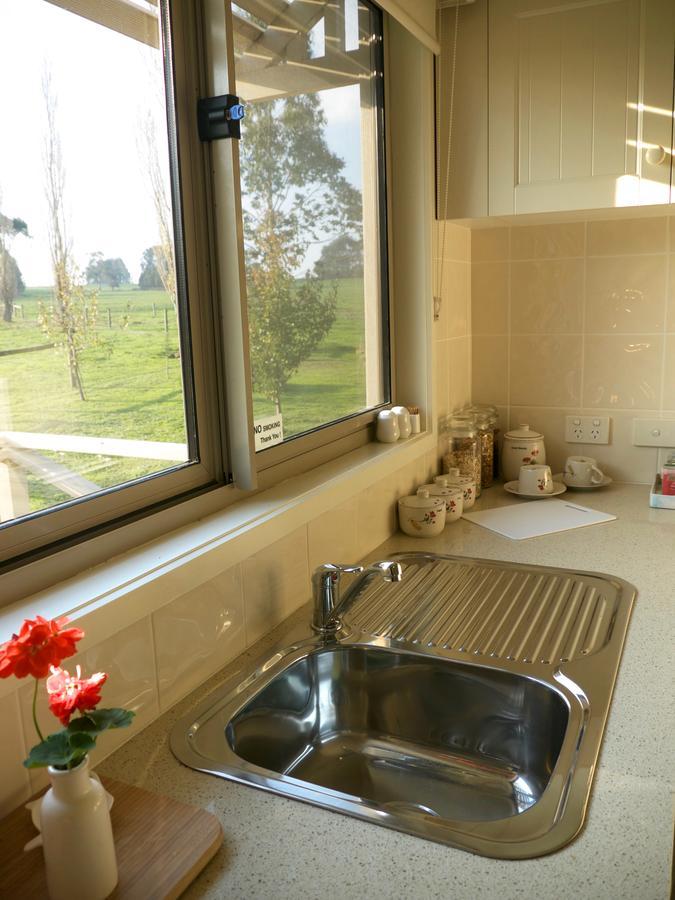 Little Lake Cottage Nyora Exterior foto